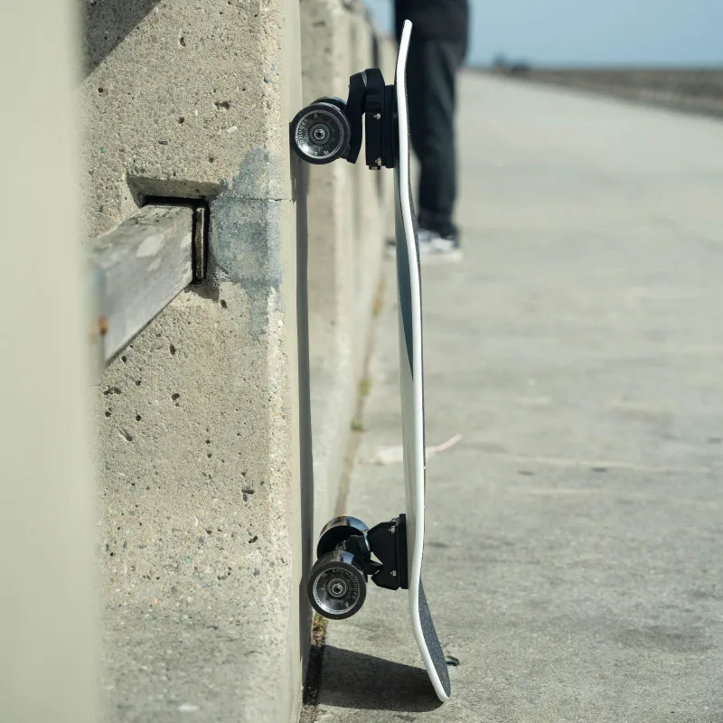 Carver - 32.5'' Black Tip CX Surfskate